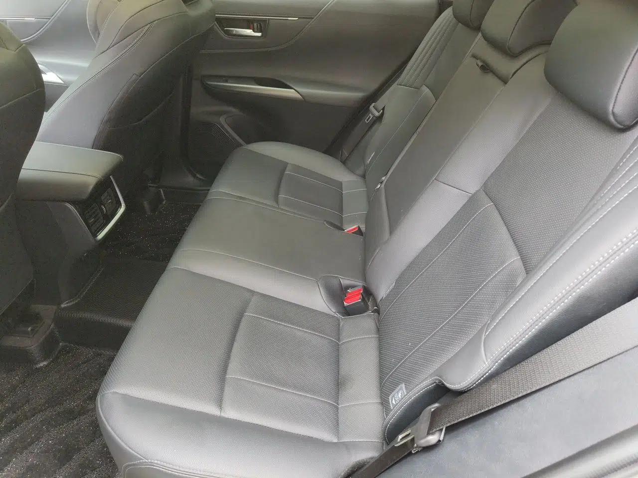 Toyota Harrier 2022 2.0L CVT Two-Wheel Drive Deluxe Edition — миниатюра 17