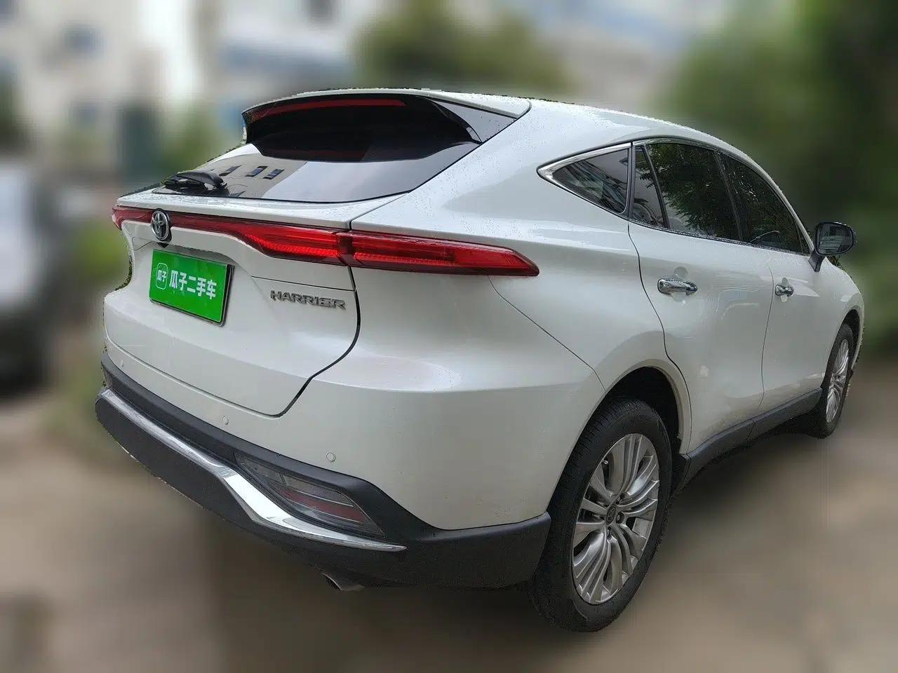 Toyota Harrier 2022 2.0L CVT Two-Wheel Drive Deluxe Edition — миниатюра 6