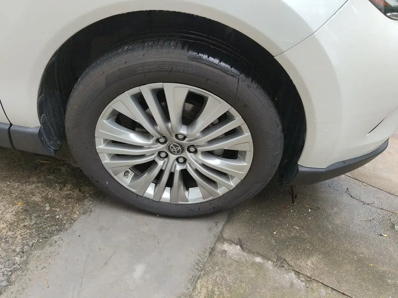 Toyota Harrier 2022 2.0L CVT Two-Wheel Drive Deluxe Edition — миниатюра 8