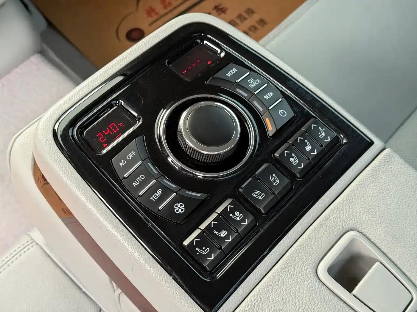 Hongqi H7 2015 2.0T Luxury Edition — миниатюра 10
