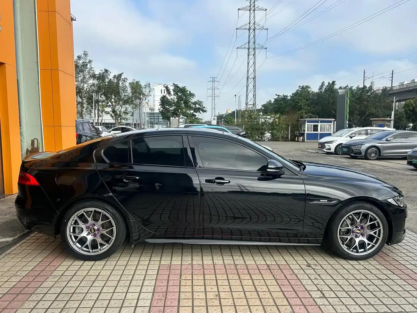 Jaguar XE 2015 2.0T 240PS R-Sport — миниатюра 9