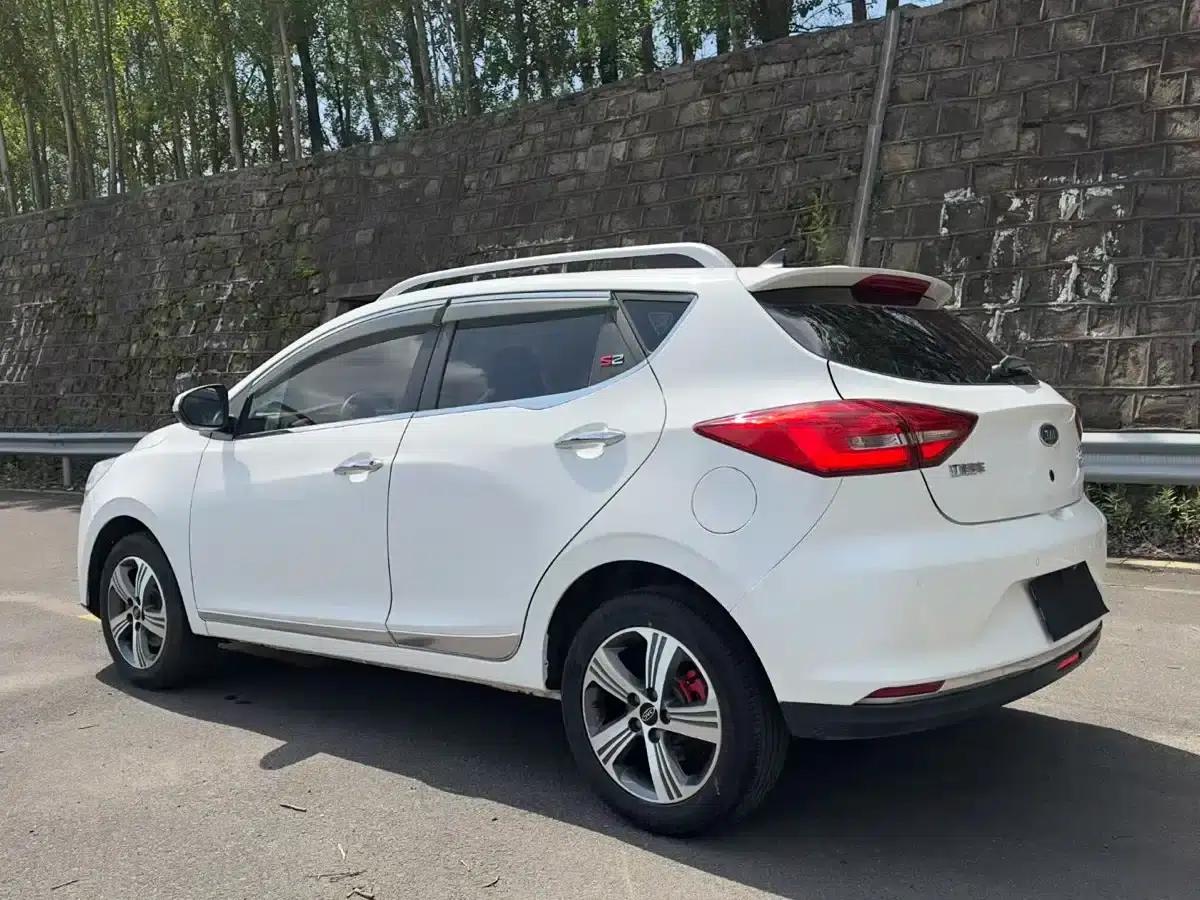 Refine S2 2018 Smart Drive Edition 1.6L CVT Luxury Intelligent Model — миниатюра 7