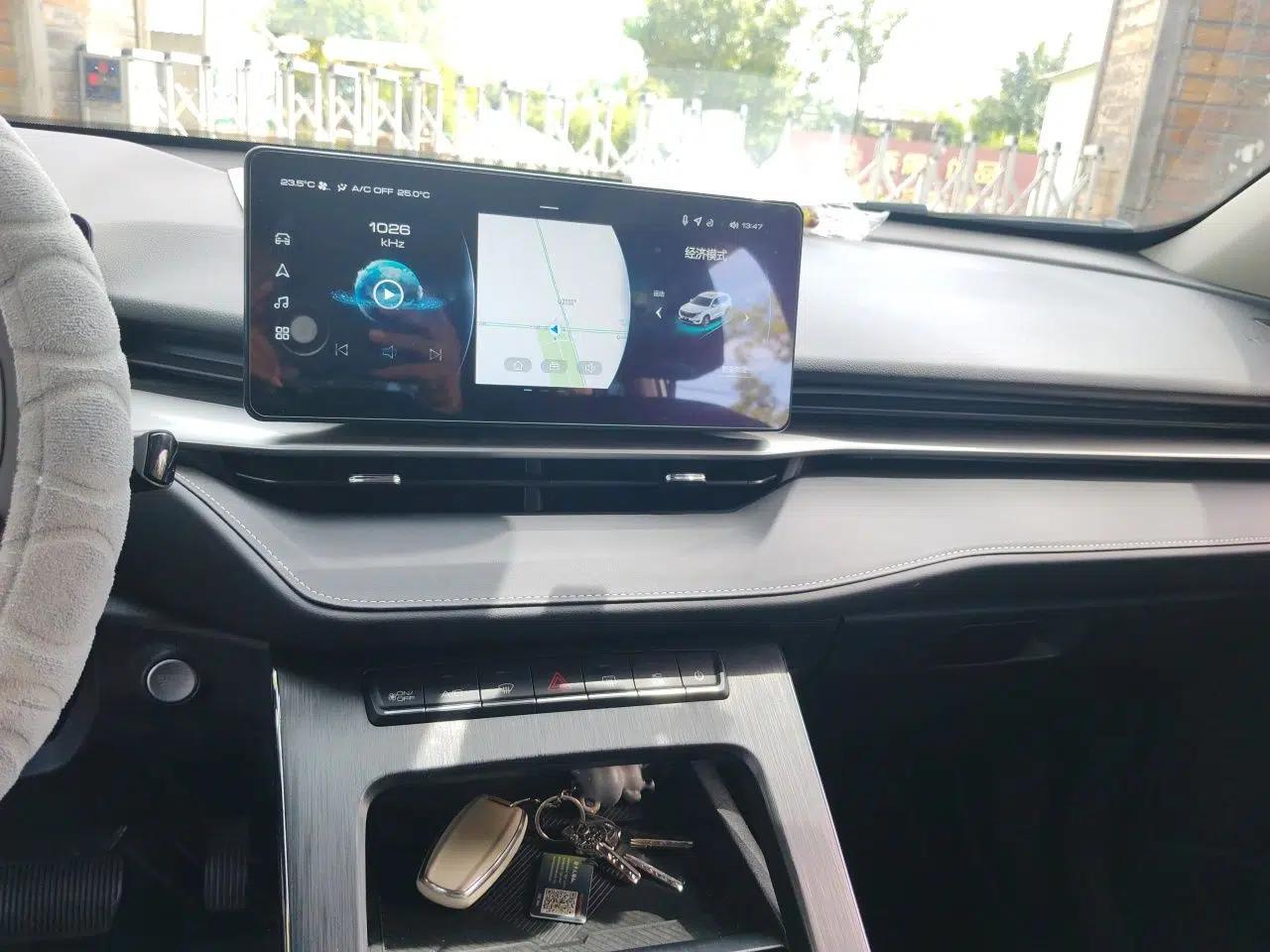 Haval H6 New Energy 2023 DHT-PHEV 110KM Long-Range Edition — миниатюра 13
