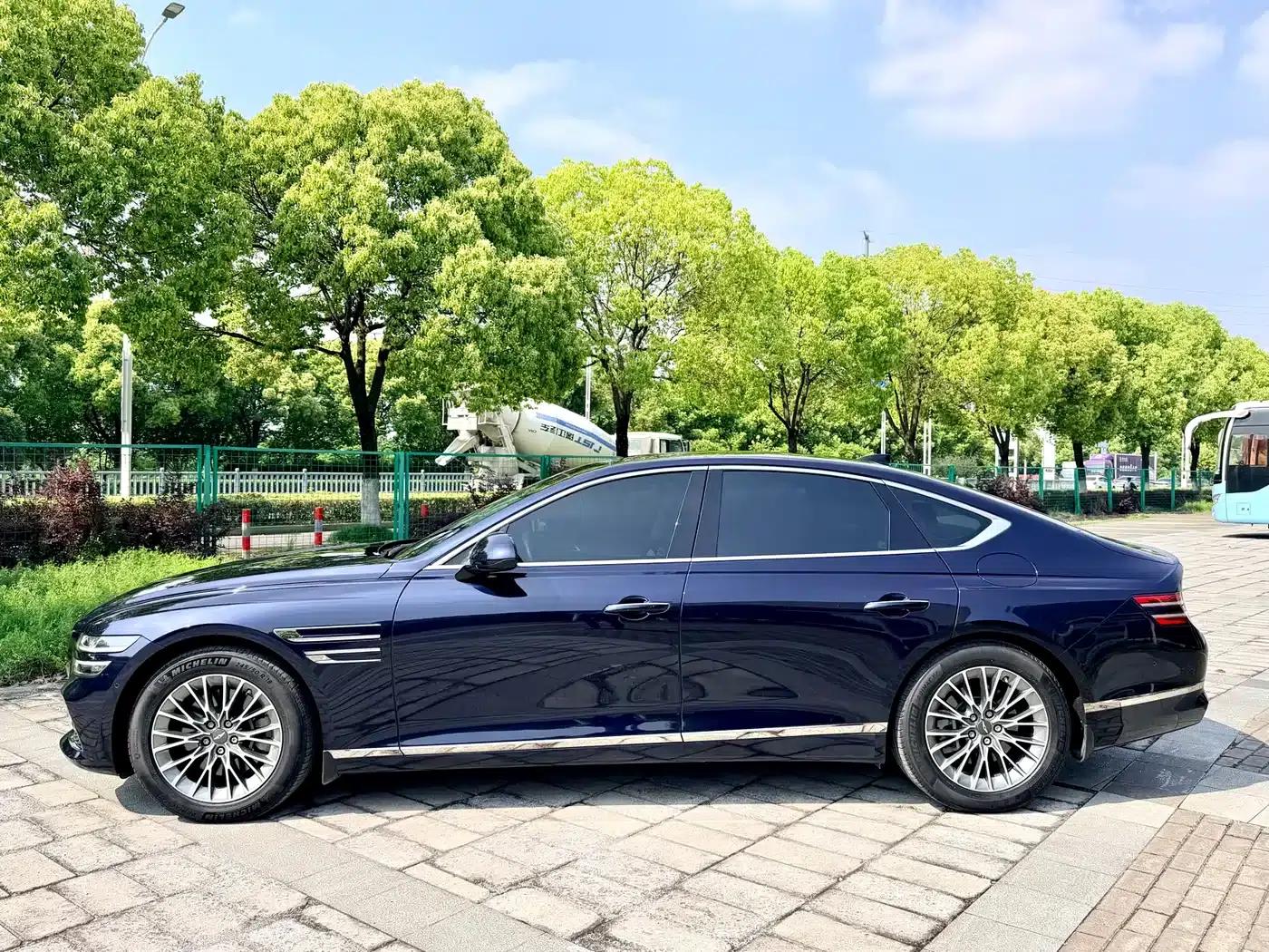 Genesis G80 2023 2.5T Rear-Wheel Drive Luxury Edition — миниатюра 3