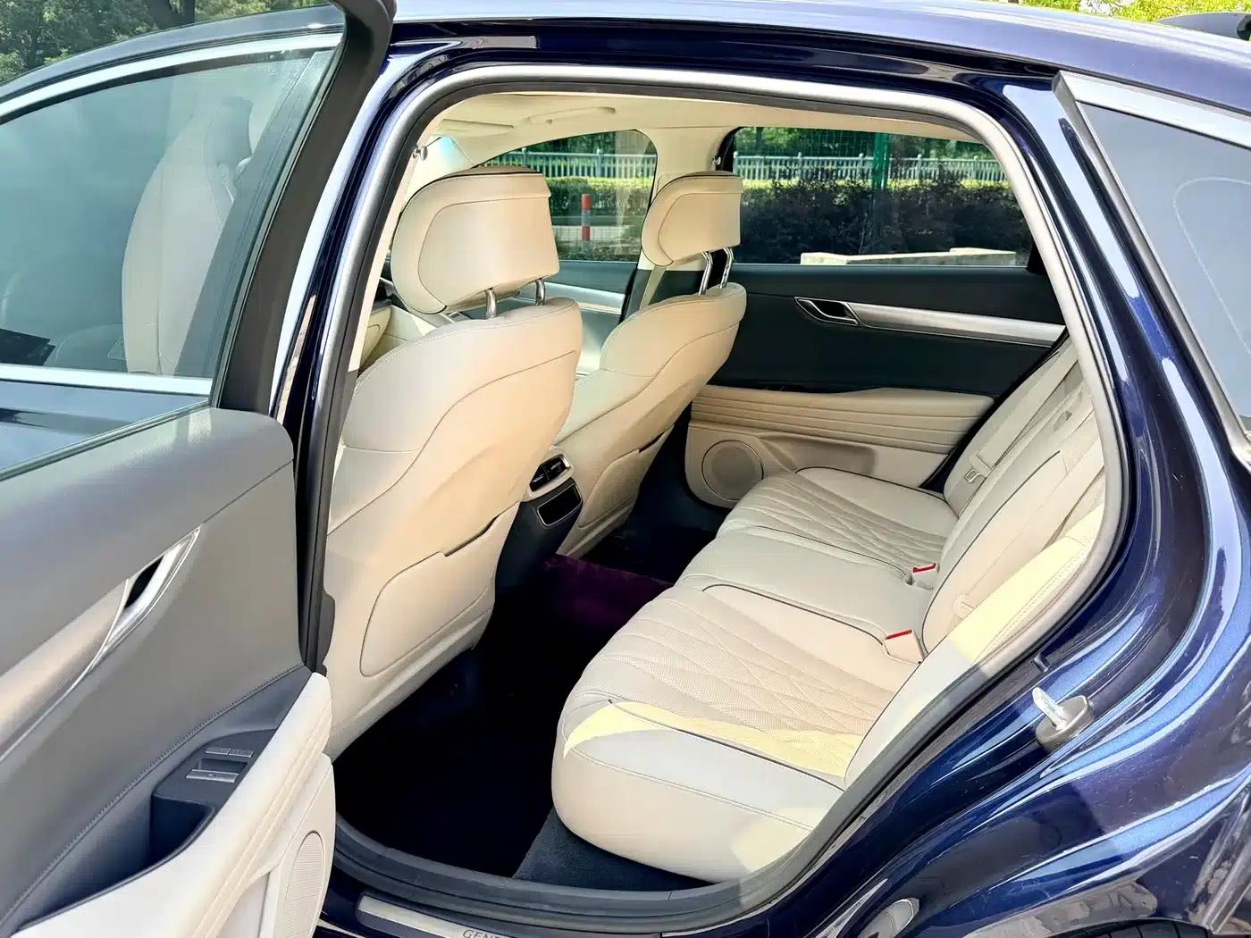 Genesis G80 2023 2.5T Rear-Wheel Drive Luxury Edition — миниатюра 10