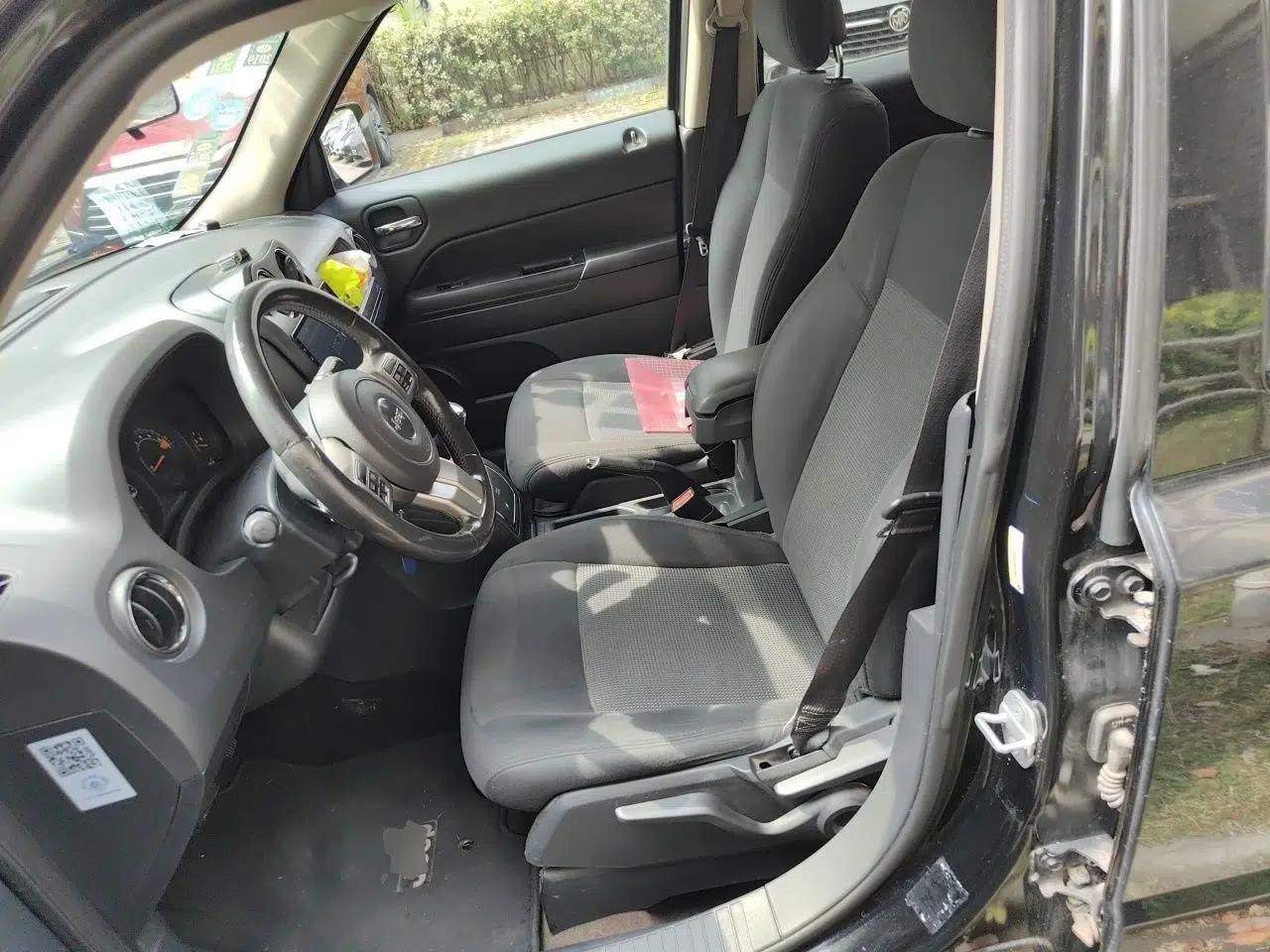 Jeep Patriot 2015 2.0L Sport Edition — миниатюра 15
