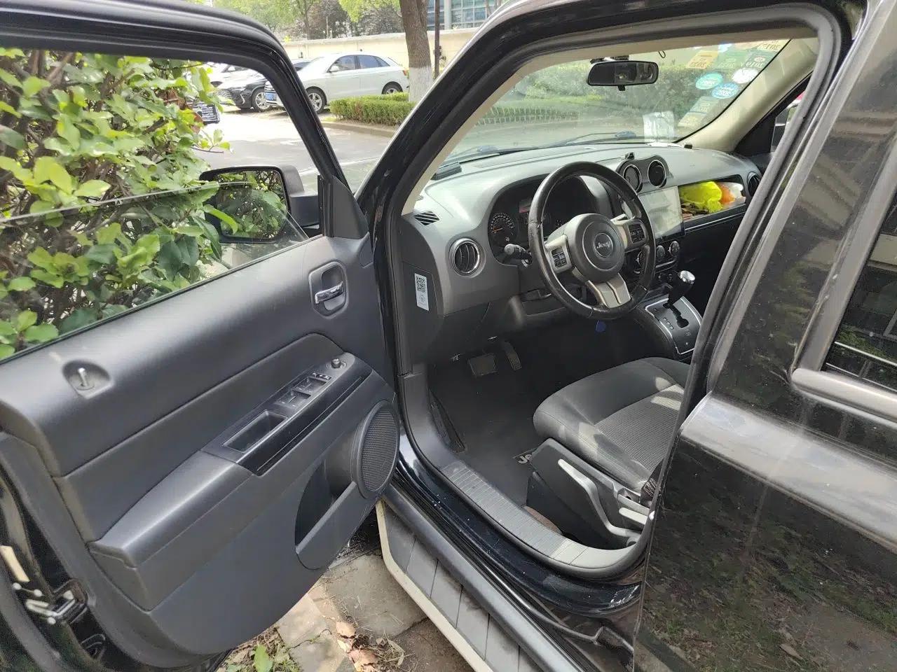 Jeep Patriot 2015 2.0L Sport Edition — миниатюра 16