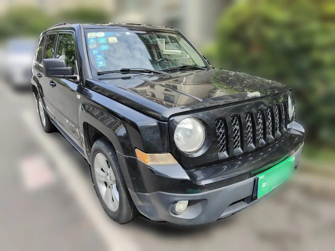 Jeep Patriot 2015 2.0L Sport Edition — миниатюра 3