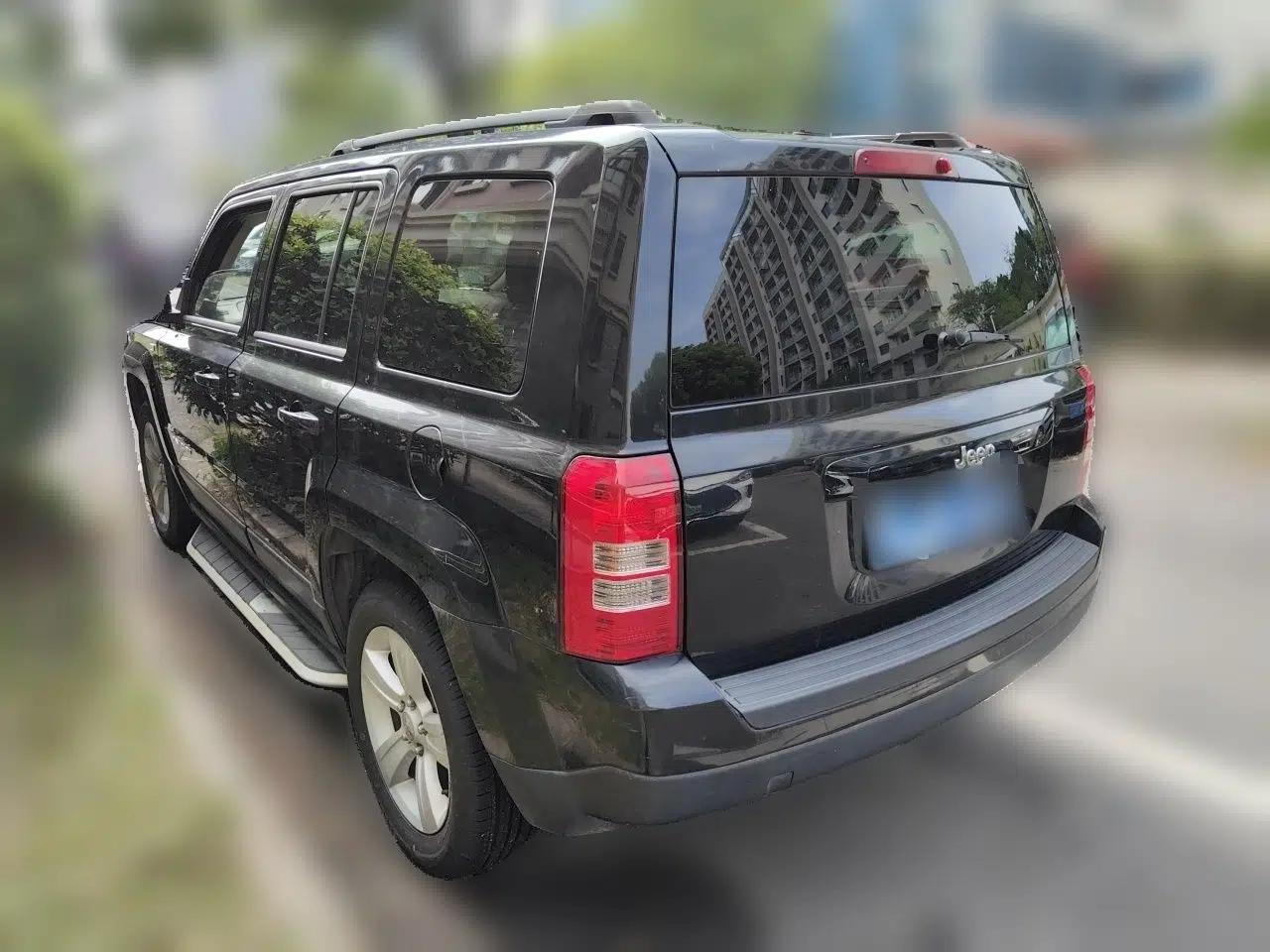 Jeep Patriot 2015 2.0L Sport Edition — миниатюра 4