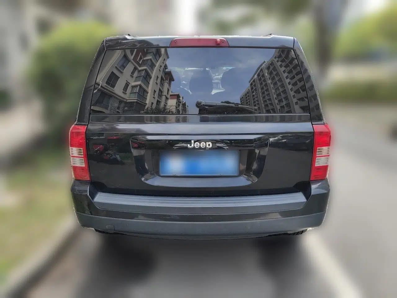 Jeep Patriot 2015 2.0L Sport Edition — миниатюра 5