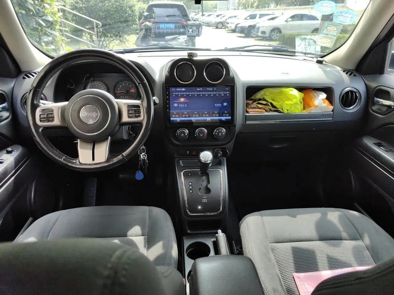 Jeep Patriot 2015 2.0L Sport Edition — миниатюра 9