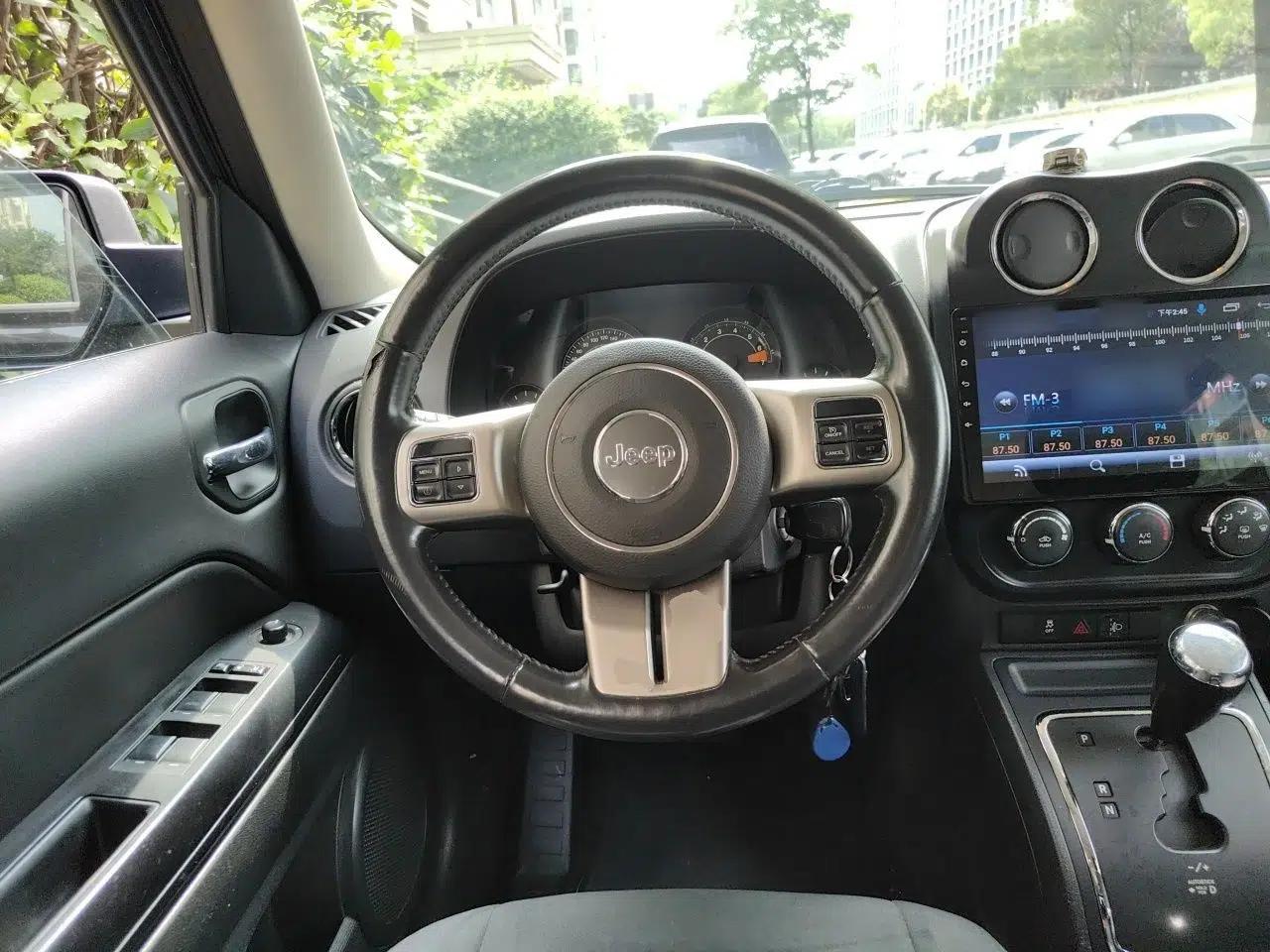 Jeep Patriot 2015 2.0L Sport Edition — миниатюра 10