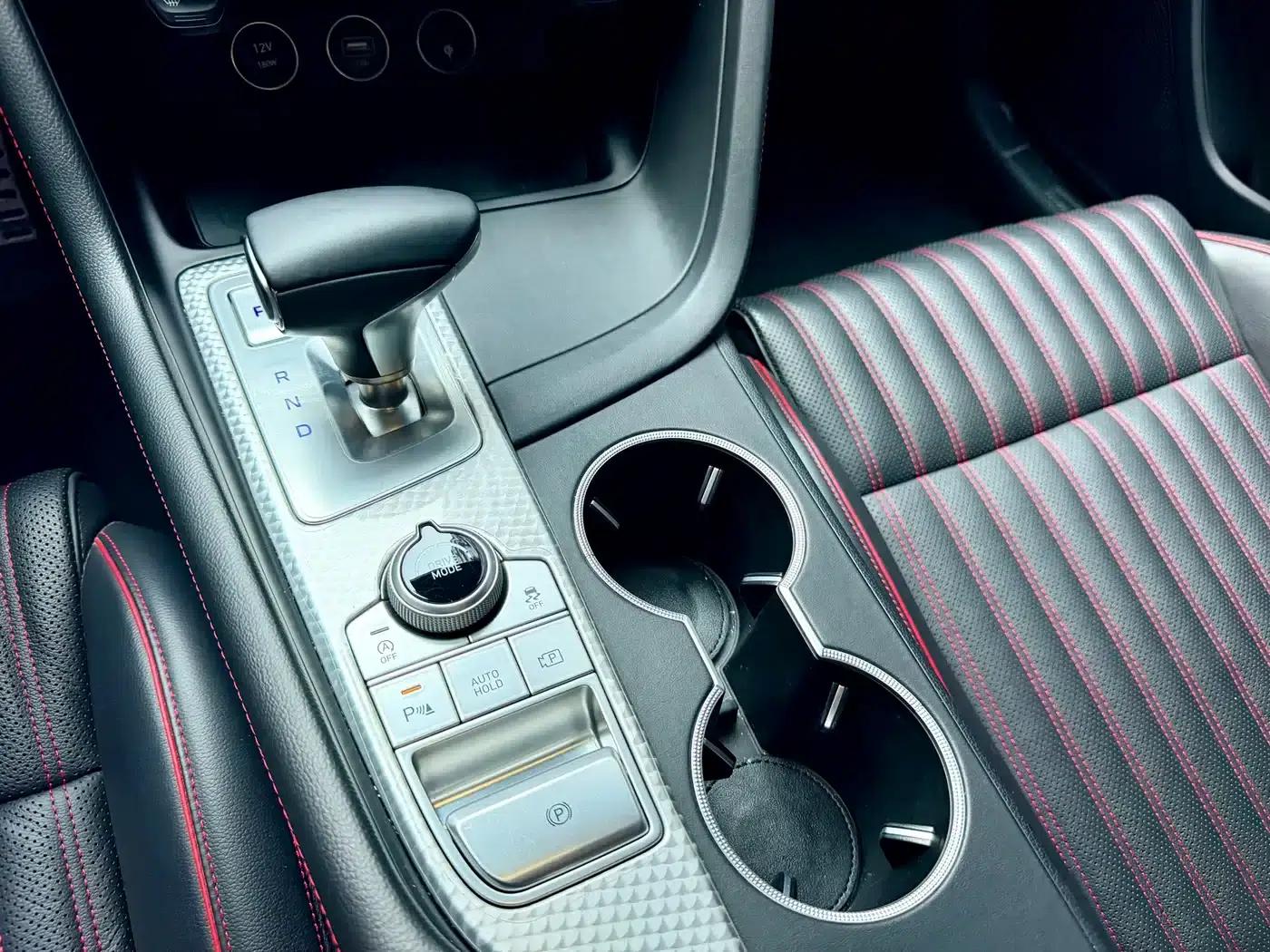 Genesis G70 2023 2.0T Rear-Wheel Drive Luxury Edition — миниатюра 15