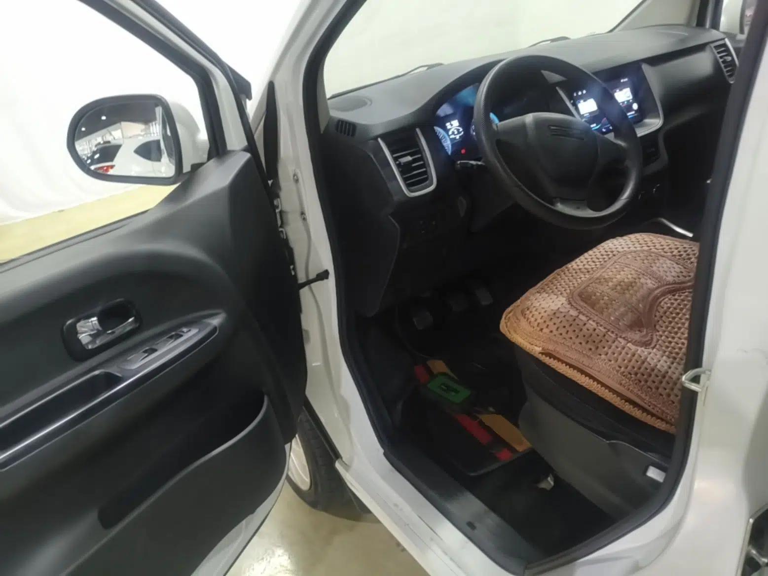 Jinbei Gold Hiace M Classic 2023 1.6L Engineering Lion Van 2 Seats — миниатюра 18