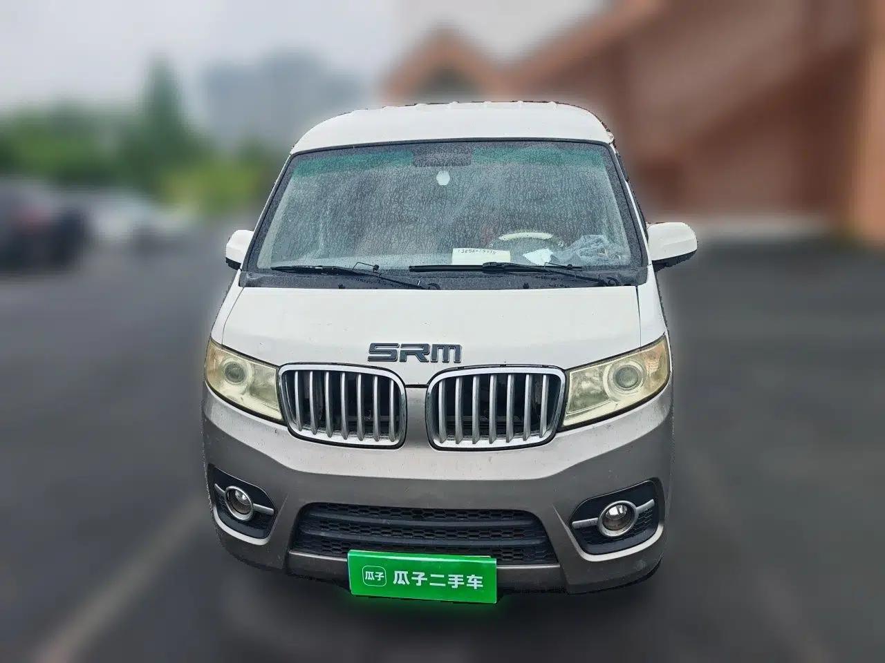 Jinbei Hiace X30 CNG 2023 1.5L Natural Gas Wealthy-Class Passenger Van 5/6/7-Seater Central Air Conditioning Version SWCC15M — миниатюра 2