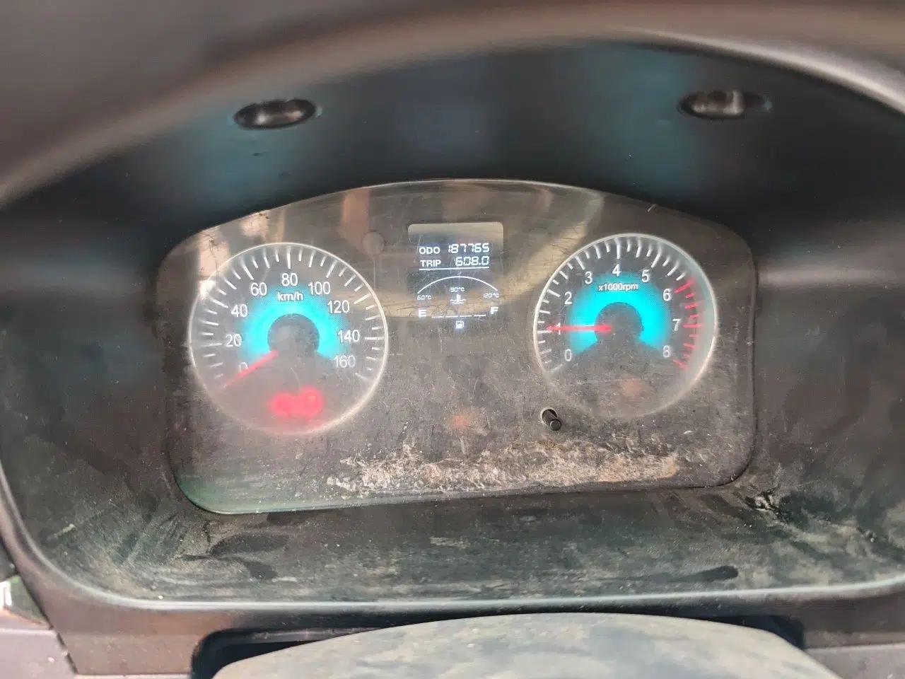 Jinbei Hiace X30 CNG 2023 1.5L Natural Gas Wealthy-Class Passenger Van 5/6/7-Seater Central Air Conditioning Version SWCC15M — миниатюра 11