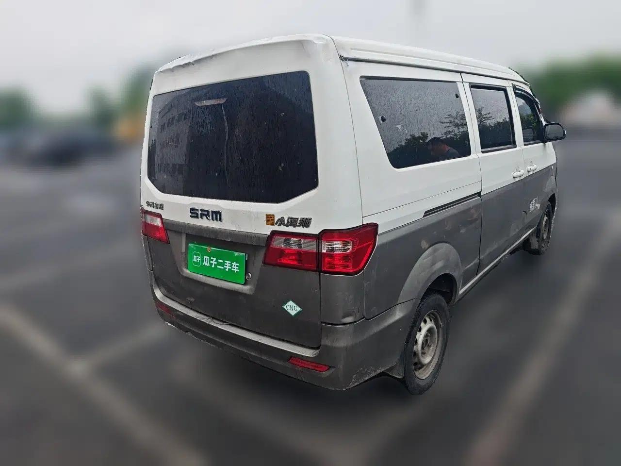 Jinbei Hiace X30 CNG 2023 1.5L Natural Gas Wealthy-Class Passenger Van 5/6/7-Seater Central Air Conditioning Version SWCC15M — миниатюра 6