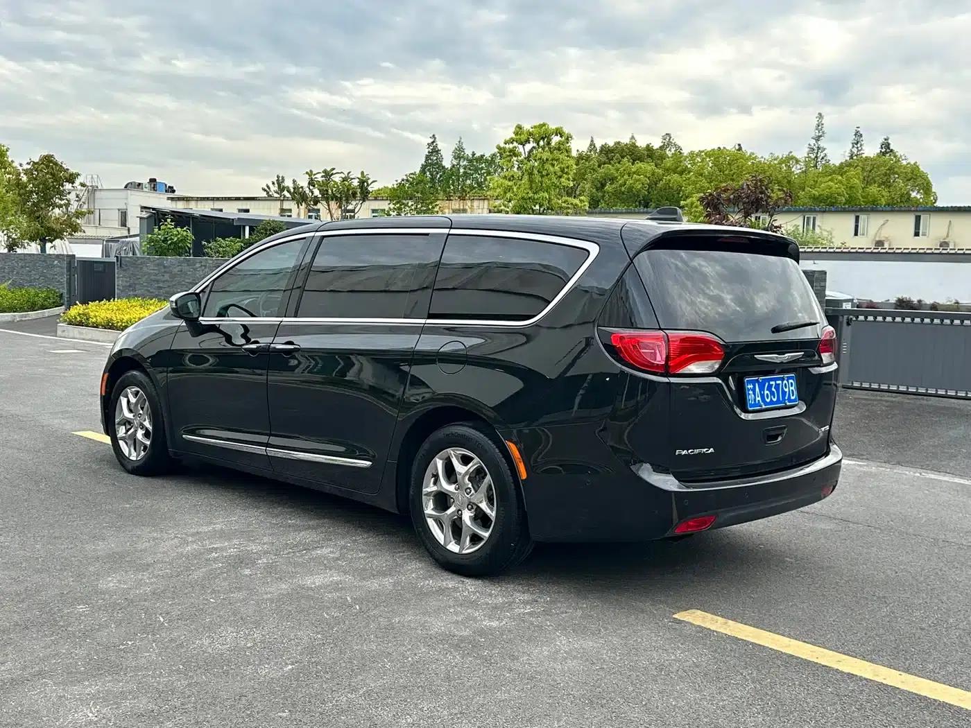 2017 Imported Grand Voyager 3.6L Premium Edition — миниатюра 6