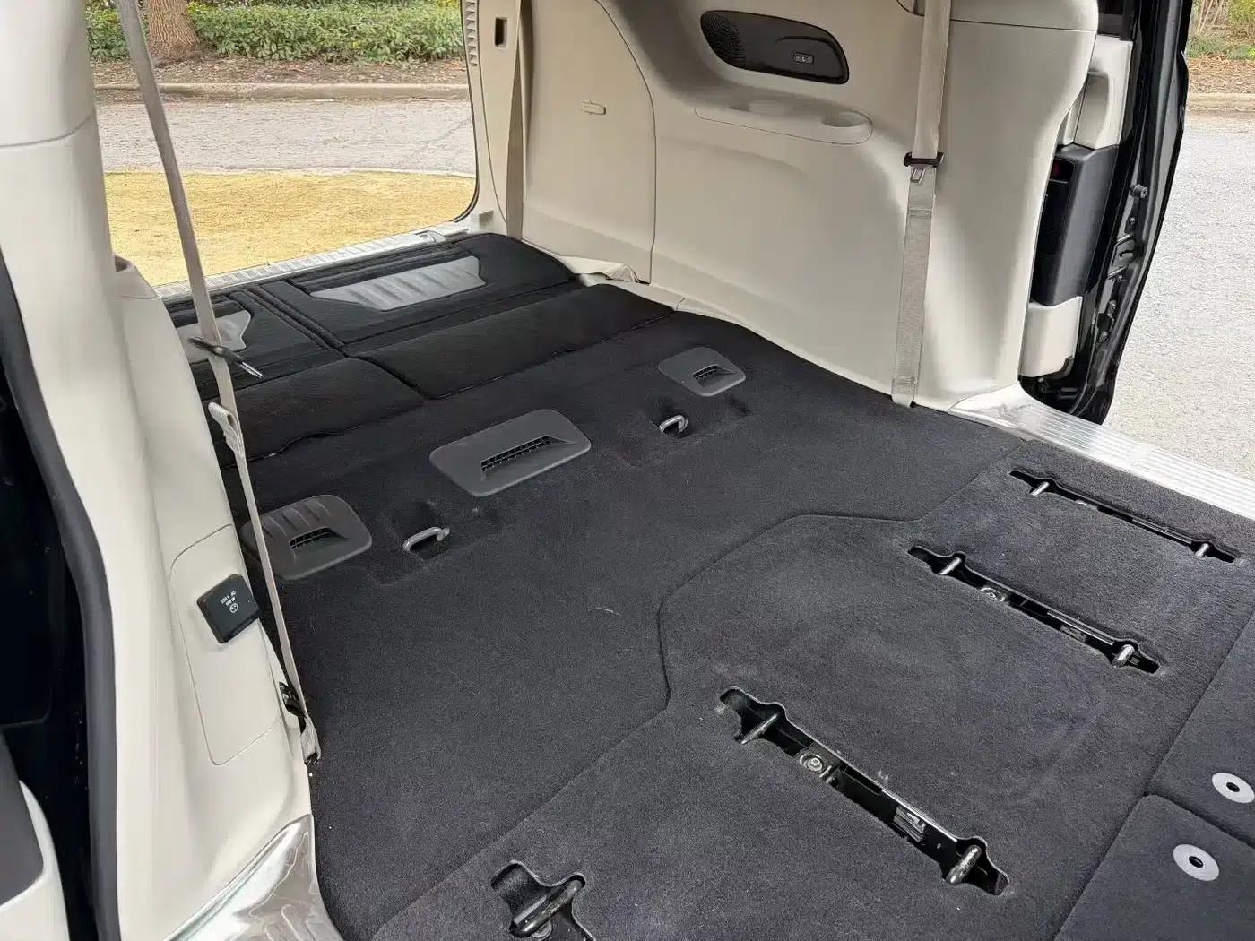 2017 Imported Grand Voyager 3.6L Premium Edition — миниатюра 59