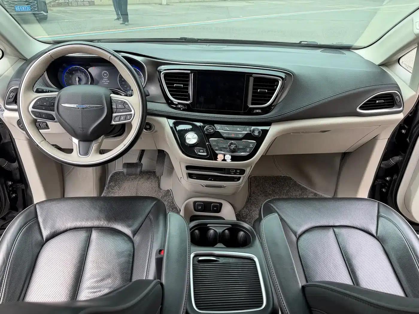 2017 Chrysler Grand Voyager (Imported) 3.6L Premium Edition — миниатюра 6