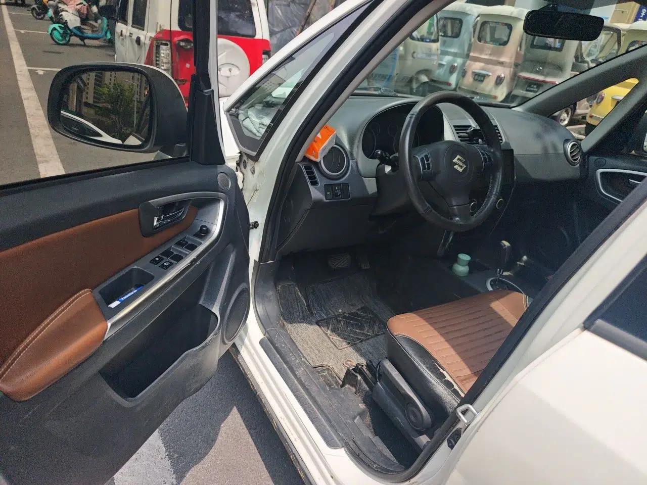 Suzuki SX4 2013 Koleos 1.6L Automatic Sport Model — миниатюра 16