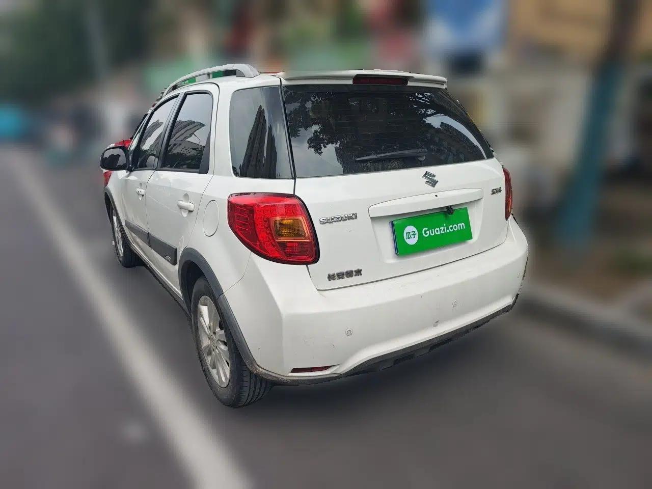 Suzuki SX4 2013 Koleos 1.6L Automatic Sport Model — миниатюра 4