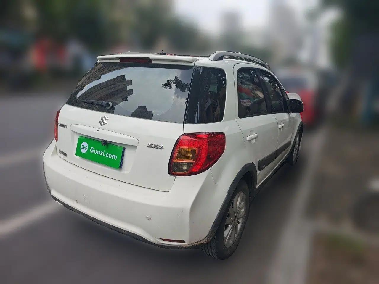 Suzuki SX4 2013 Koleos 1.6L Automatic Sport Model — миниатюра 6