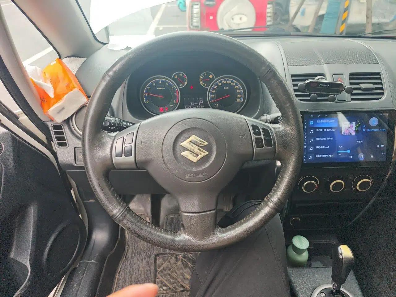 Suzuki SX4 2013 Koleos 1.6L Automatic Sport Model — миниатюра 10