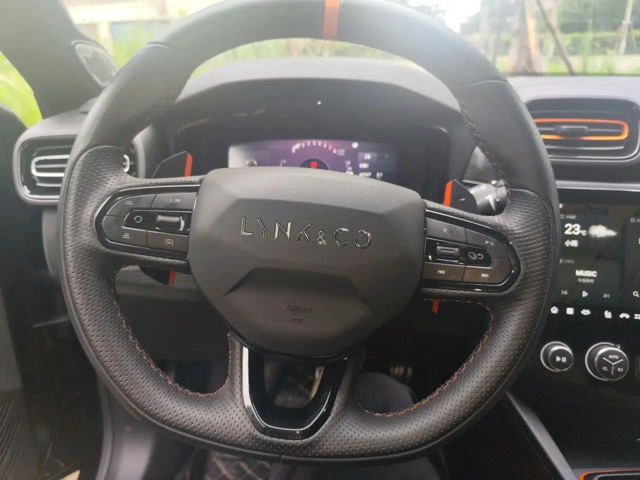 Lynk & Co 02 Hatchback 2021 2.0TD Halo Driving Control Kit Edition — миниатюра 10