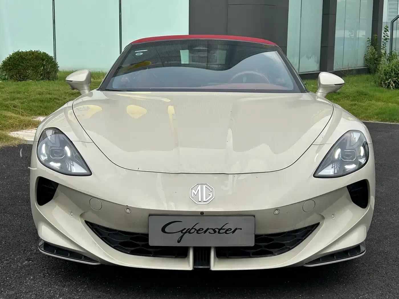 MG Cyberster 2024 520km Legendary 4WD Red Top Edition — миниатюра 2
