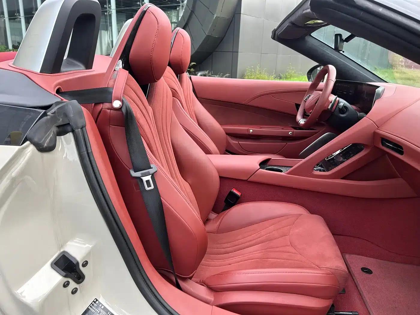 MG Cyberster 2024 520km Legendary 4WD Red Top Edition — миниатюра 13