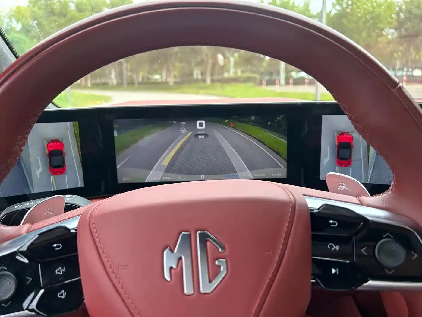 MG Cyberster 2024 520km Legendary 4WD Red Top Edition — миниатюра 24