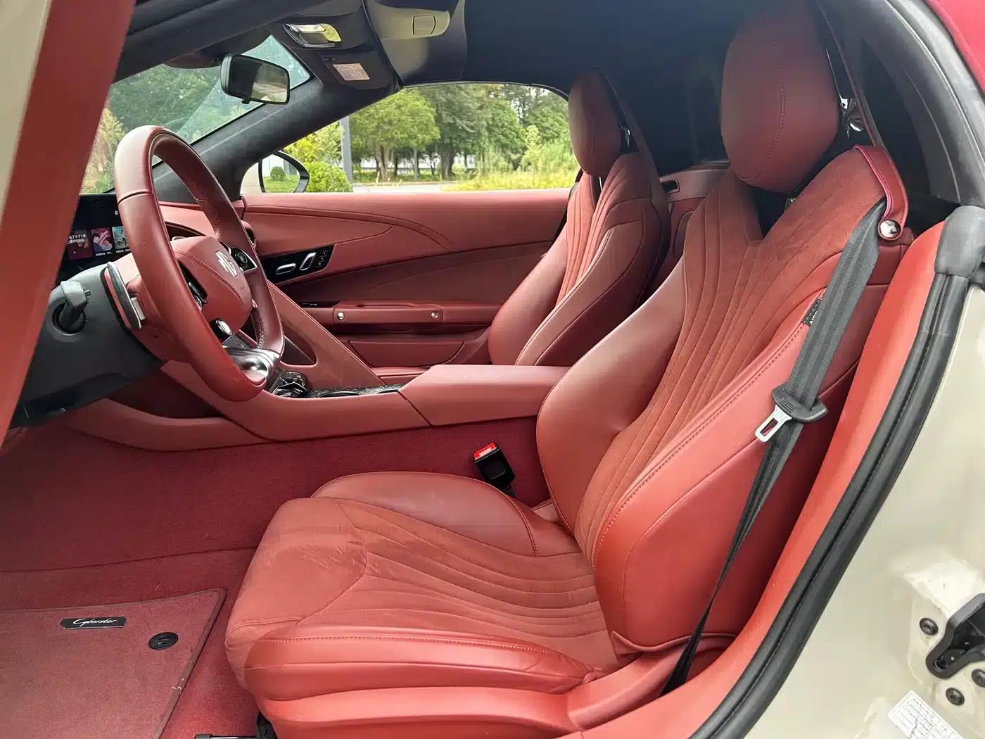 MG Cyberster 2024 520km Legendary 4WD Red Top Edition — миниатюра 8