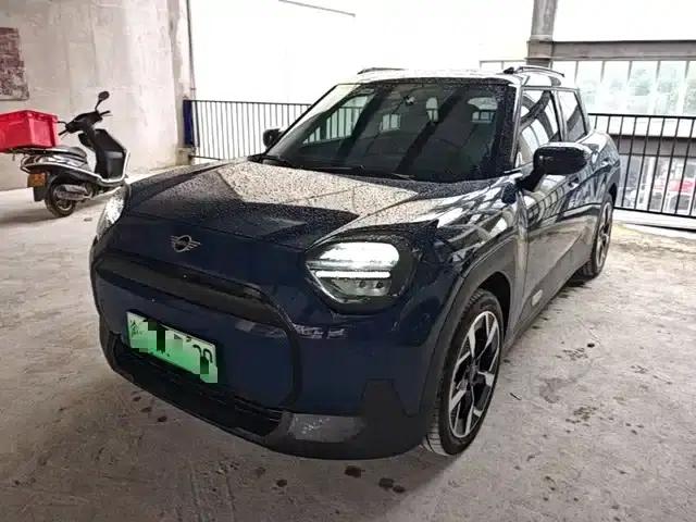 2024 Electric MINI Aceman E Classic
