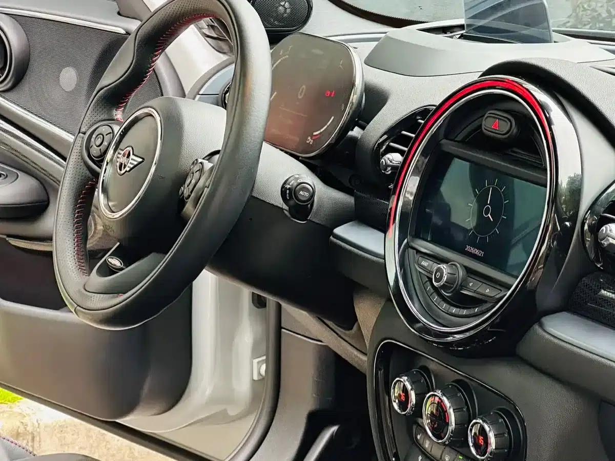 MINI JCW CLUBMAN 2021 2.0T JOHN COOPER WORKS ALL-IN — миниатюра 11