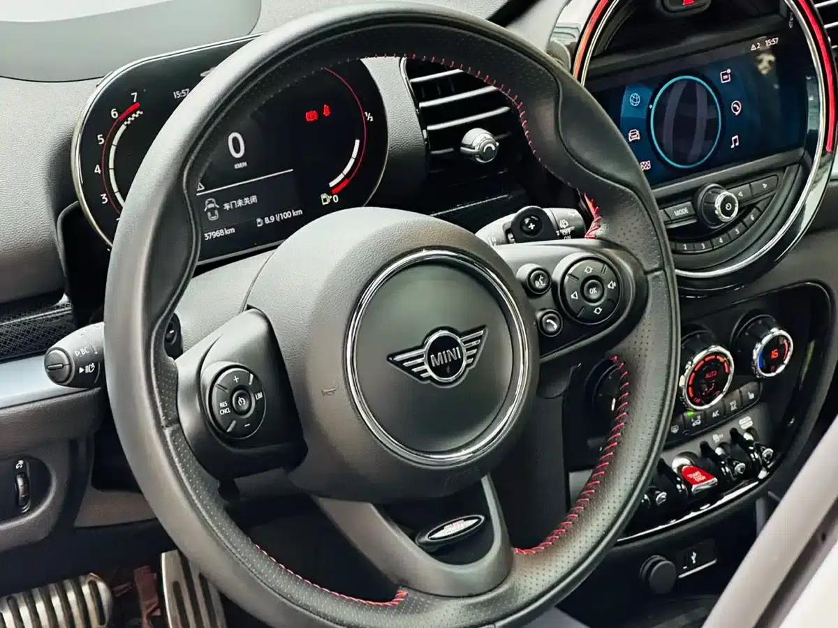MINI JCW CLUBMAN 2021 2.0T JOHN COOPER WORKS ALL-IN — миниатюра 9