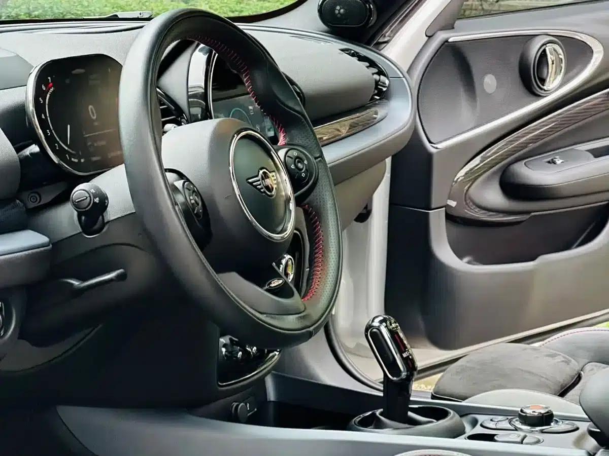 MINI JCW CLUBMAN 2021 2.0T JOHN COOPER WORKS ALL-IN — миниатюра 10