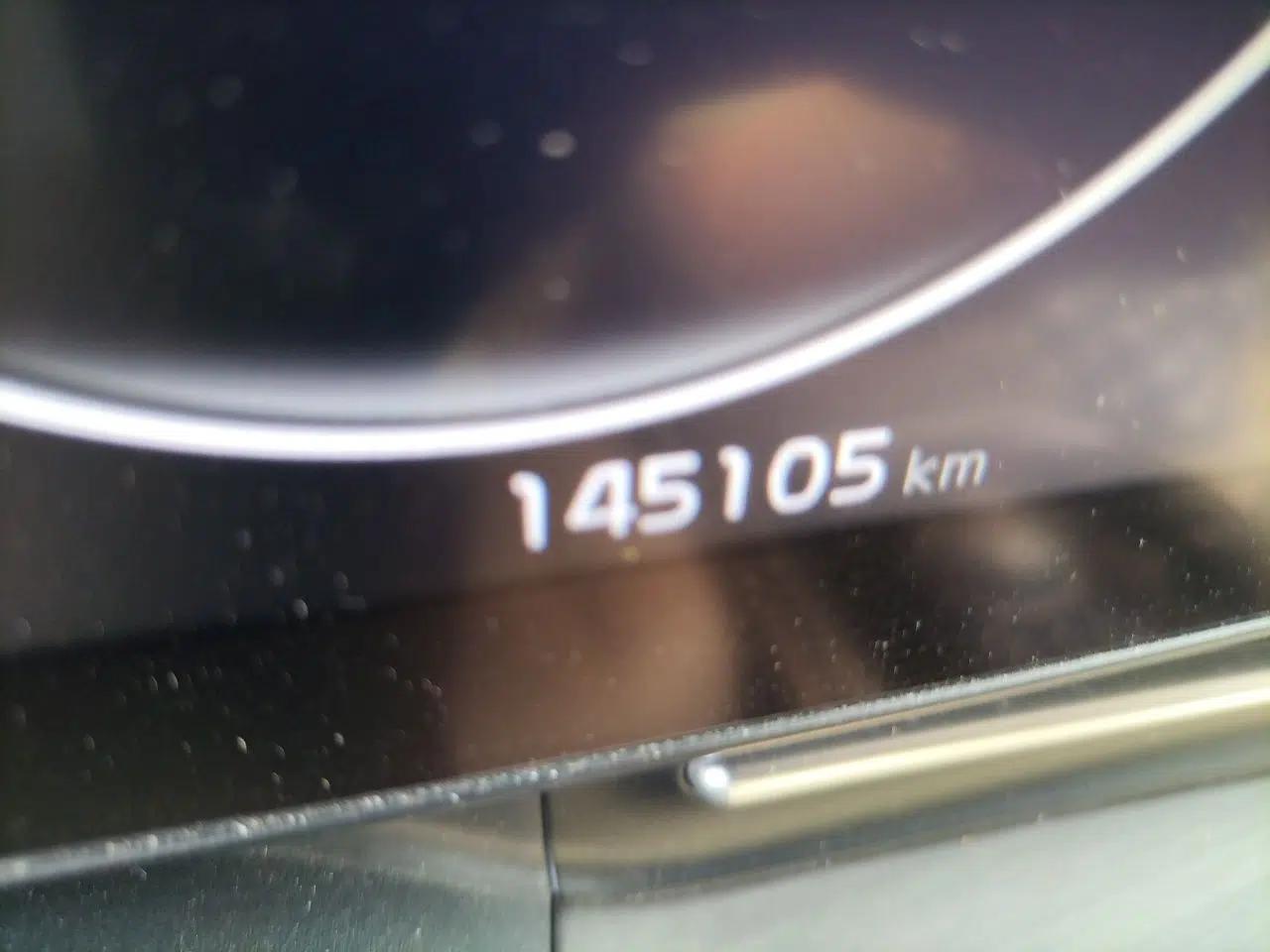 Kia Carnival 2021 2.0T Luxury Edition — миниатюра 12