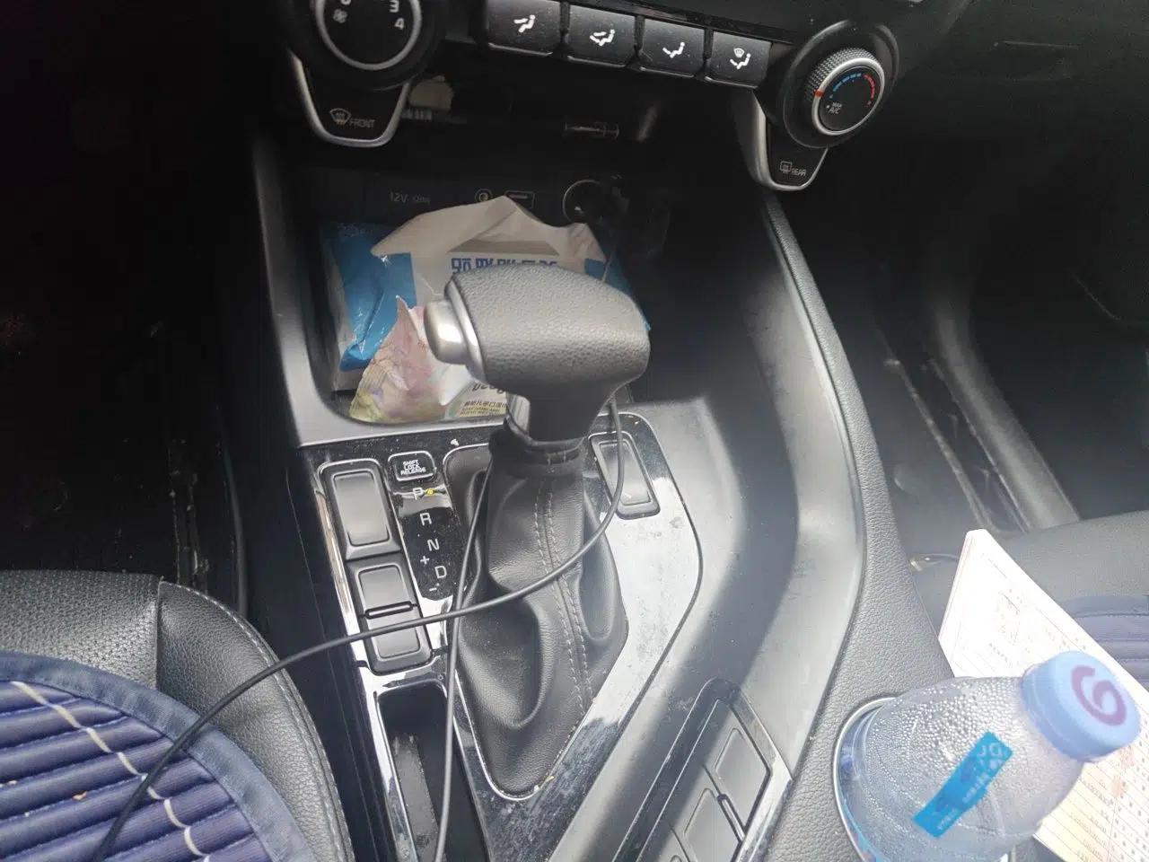 Kia KX7 2017 2.0L Automatic 2WD GLS 5-Seater — миниатюра 14