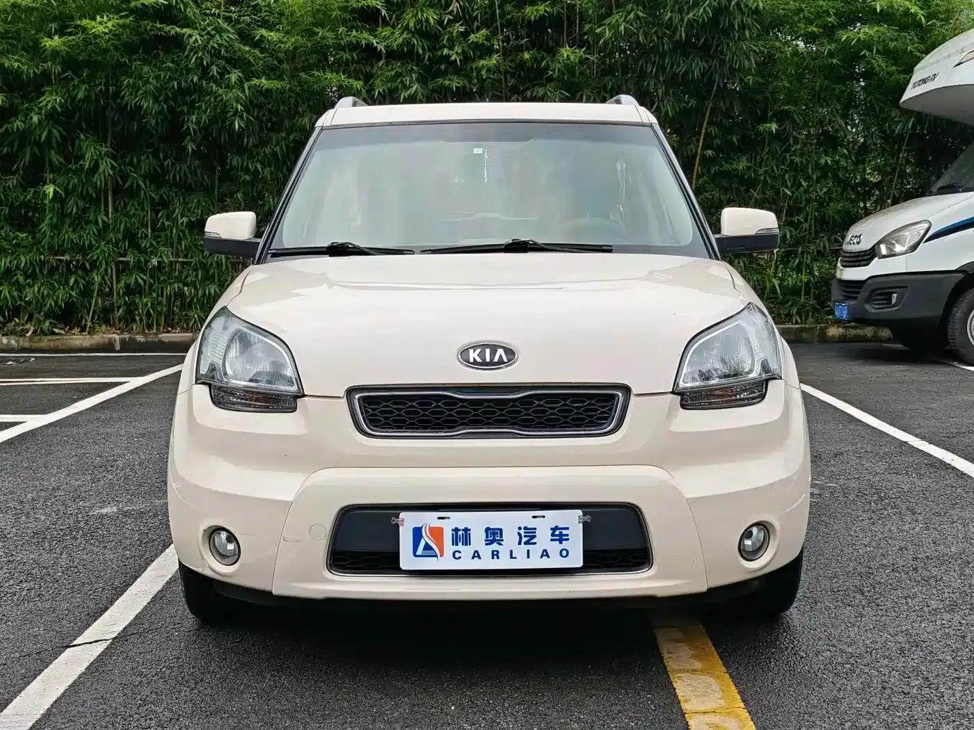 2013 Volkswagen Soul 1.6L AT Premium — миниатюра 2