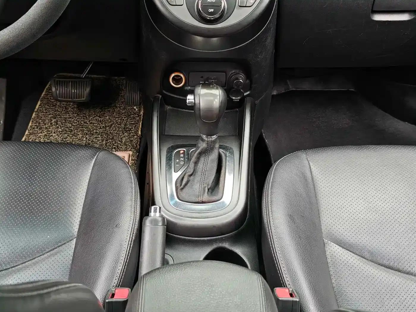 2013 Volkswagen Soul 1.6L AT Premium — миниатюра 12