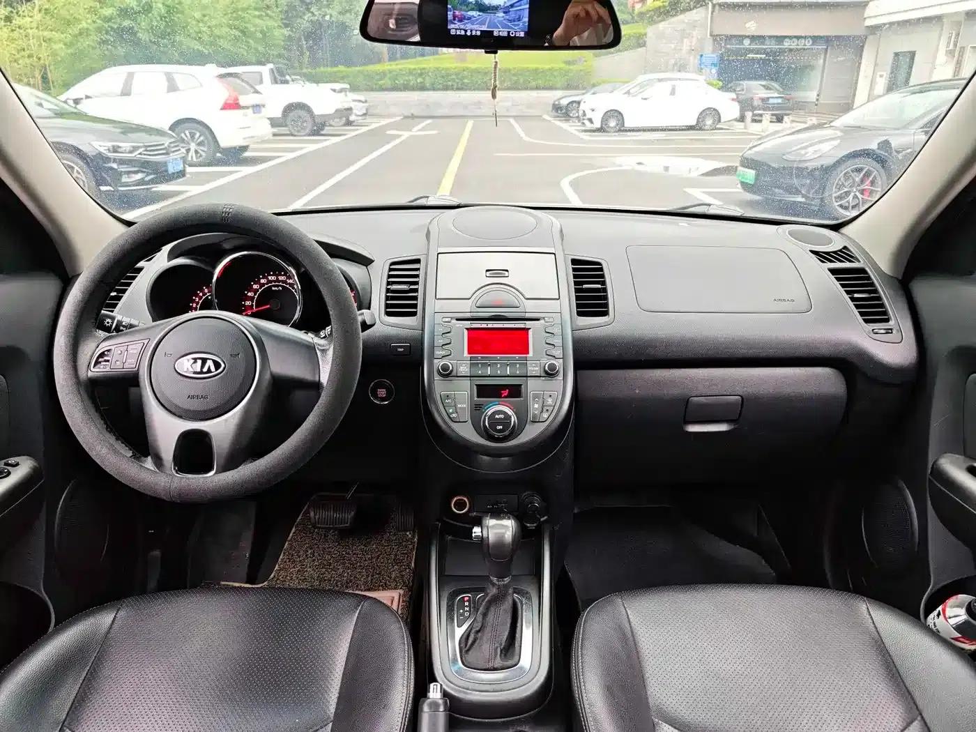 2013 Volkswagen Soul 1.6L AT Premium — миниатюра 15
