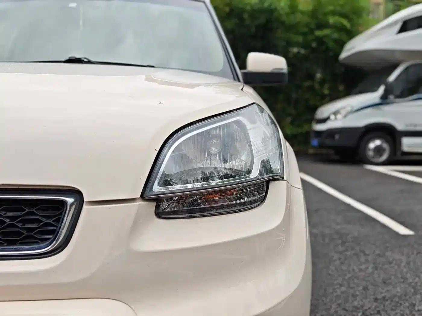 2013 Volkswagen Soul 1.6L AT Premium — миниатюра 23