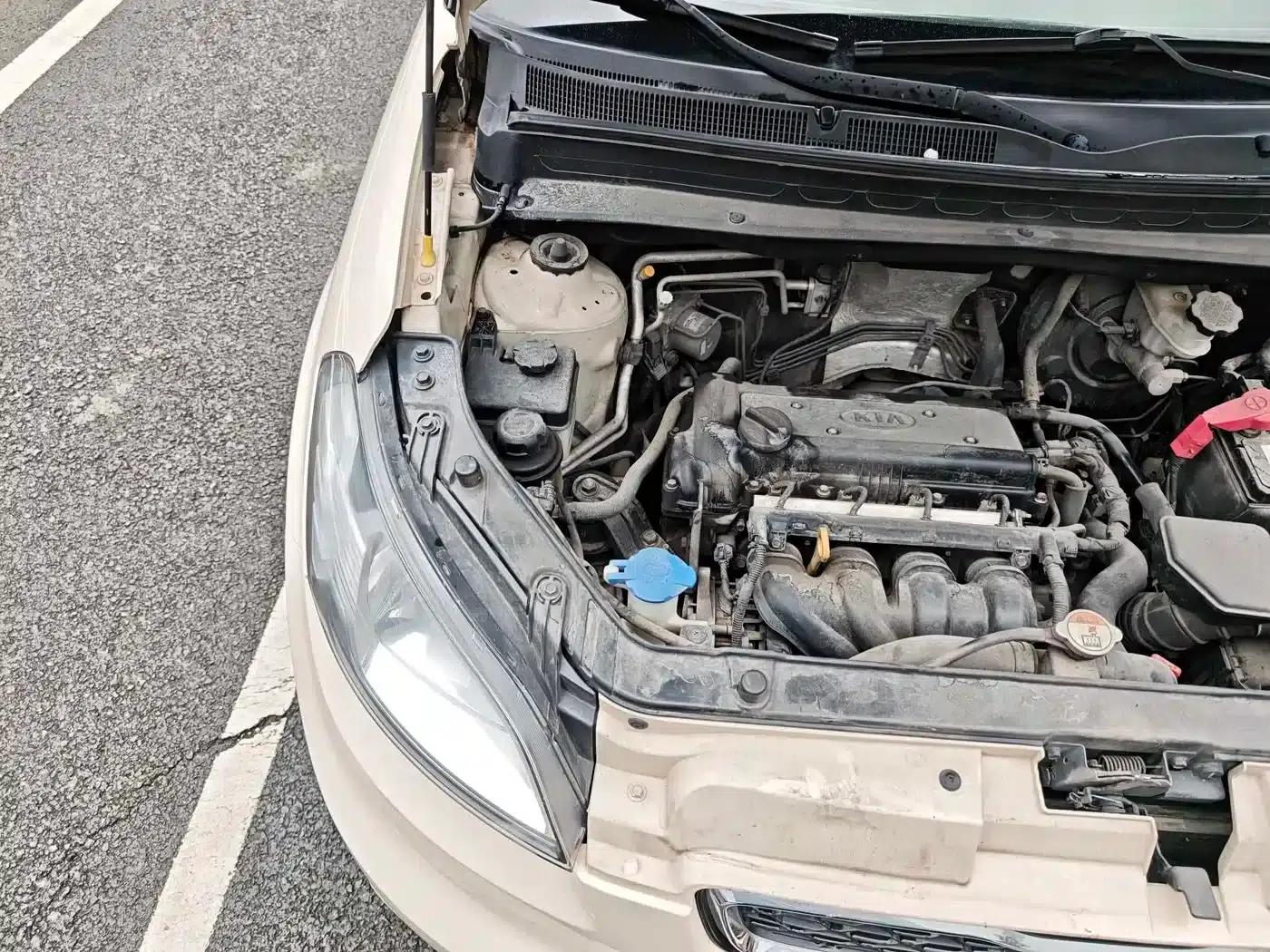 2013 Volkswagen Soul 1.6L AT Premium — миниатюра 26
