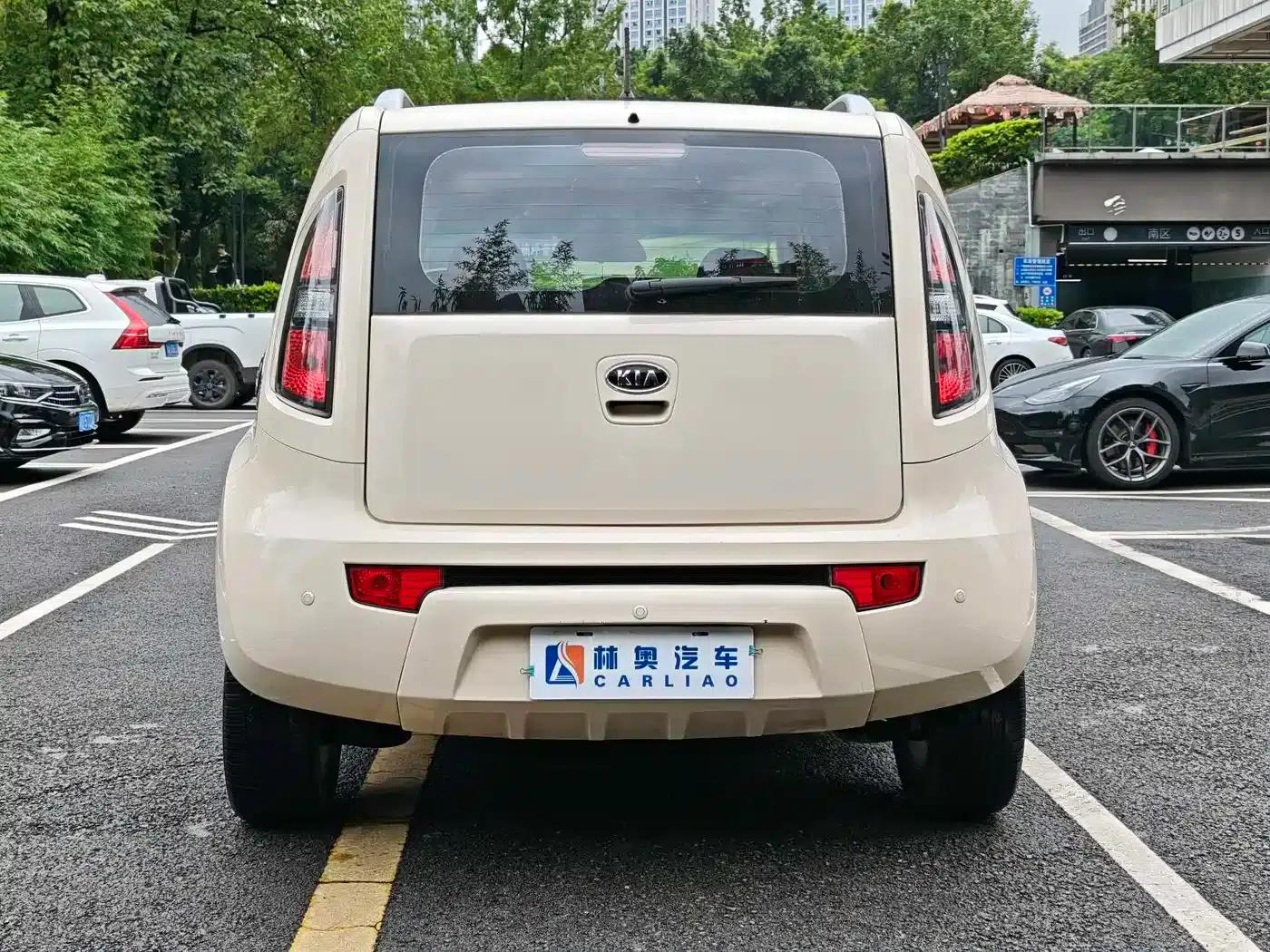 2013 Volkswagen Soul 1.6L AT Premium — миниатюра 30