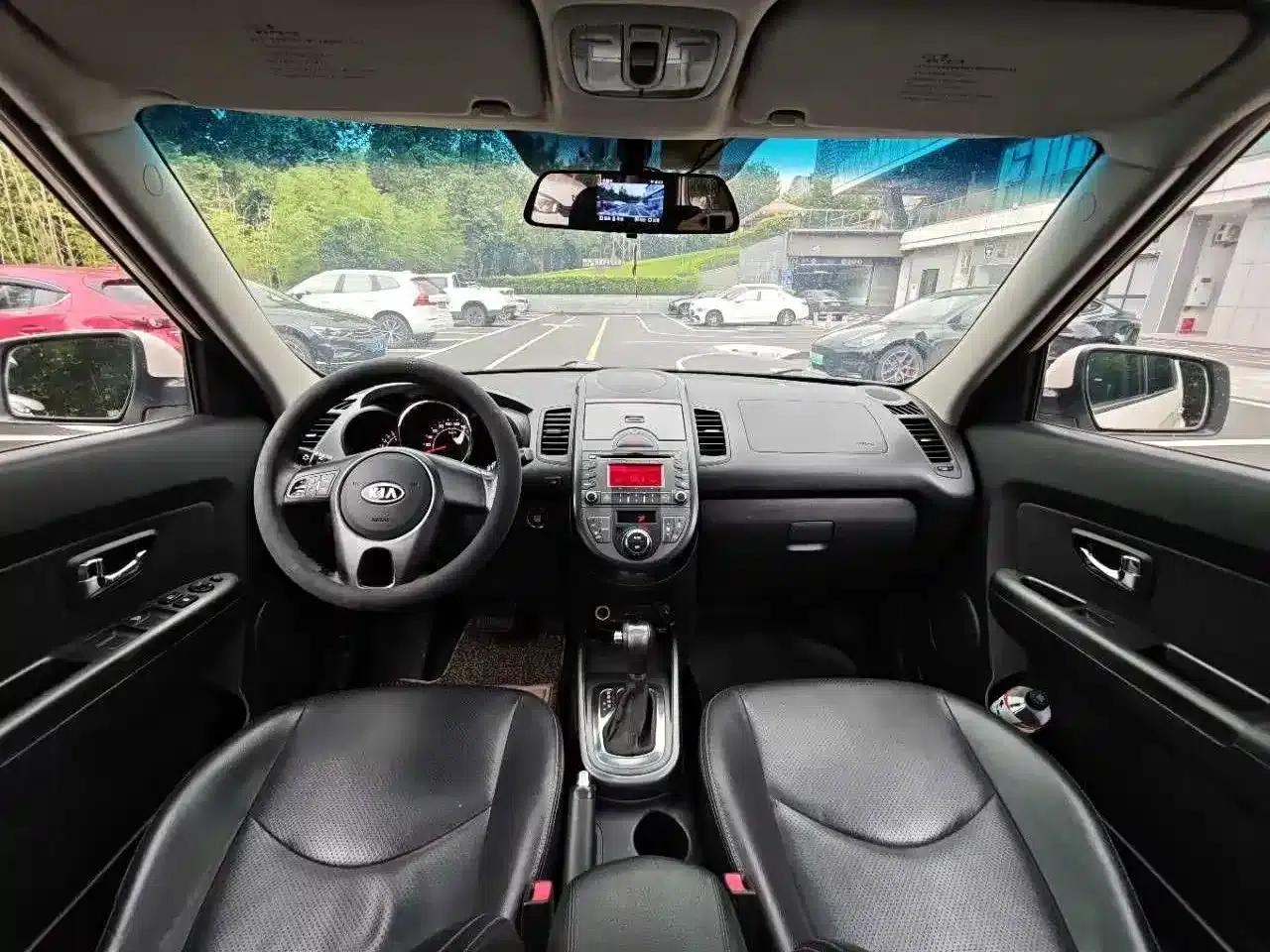 2013 Volkswagen Soul 1.6L AT Premium — миниатюра 9