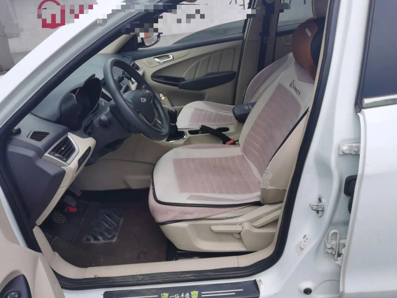 Chery Arrizo 7 2013 1.6L Manual ZhiShang Edition — миниатюра 15