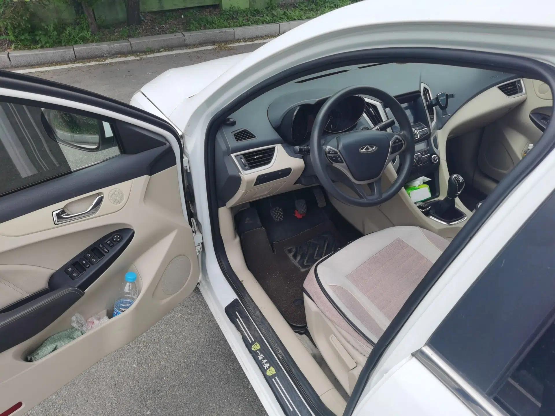 Chery Arrizo 7 2013 1.6L Manual ZhiShang Edition — миниатюра 16