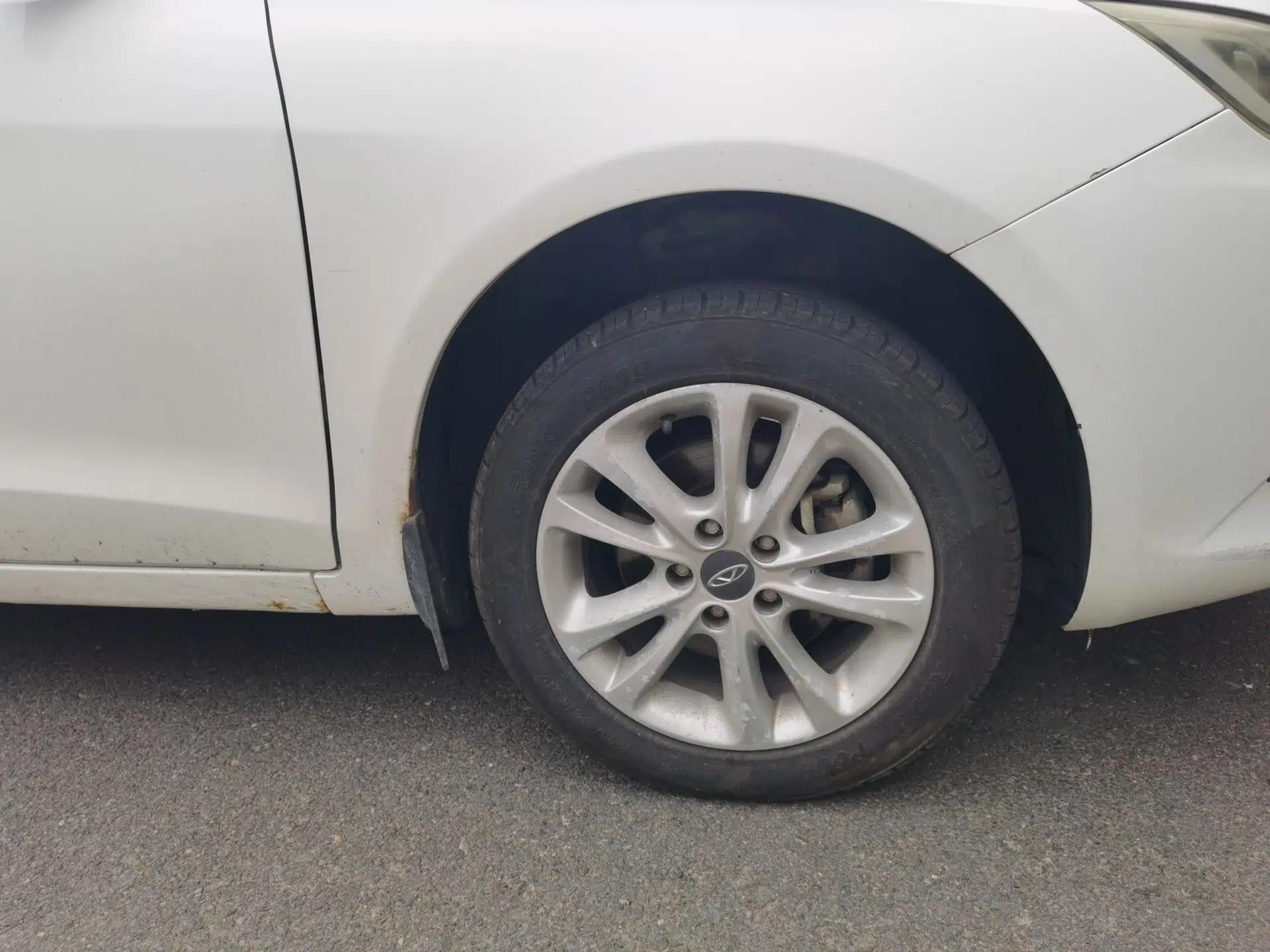Chery Arrizo 7 2013 1.6L Manual ZhiShang Edition — миниатюра 8