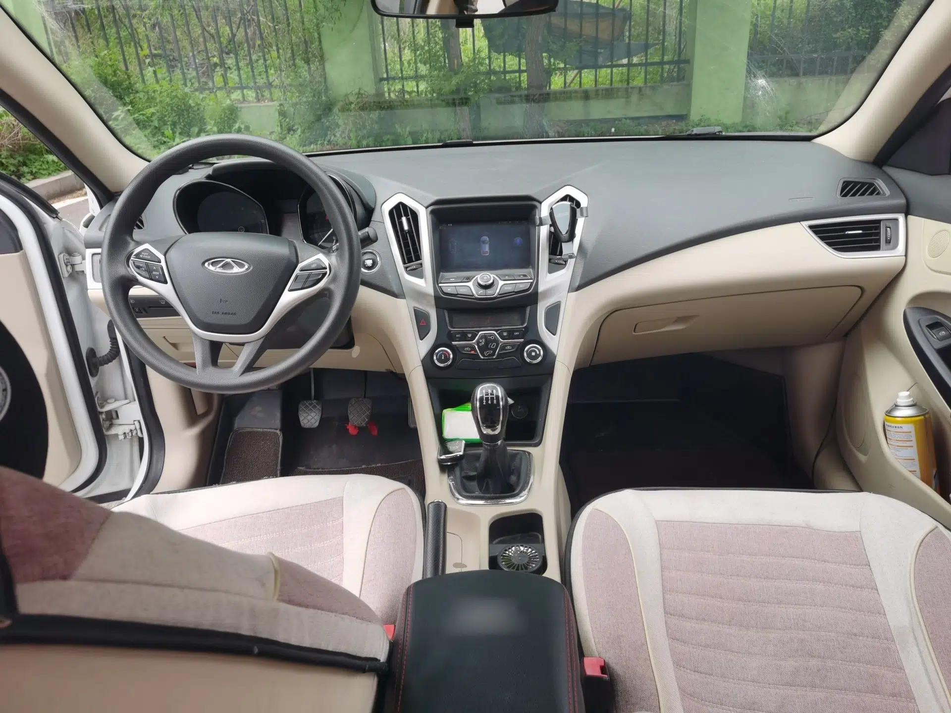 Chery Arrizo 7 2013 1.6L Manual ZhiShang Edition — миниатюра 9